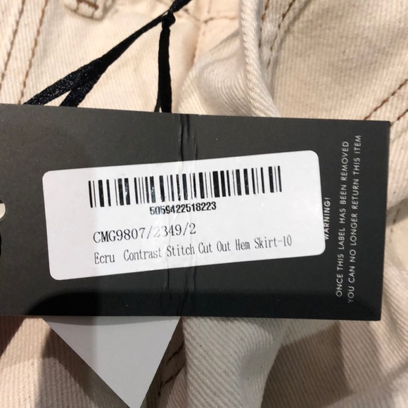 PRETTYLITTLETHING Contrast Stitch Cut Out Skirt - Picture 4 of 4